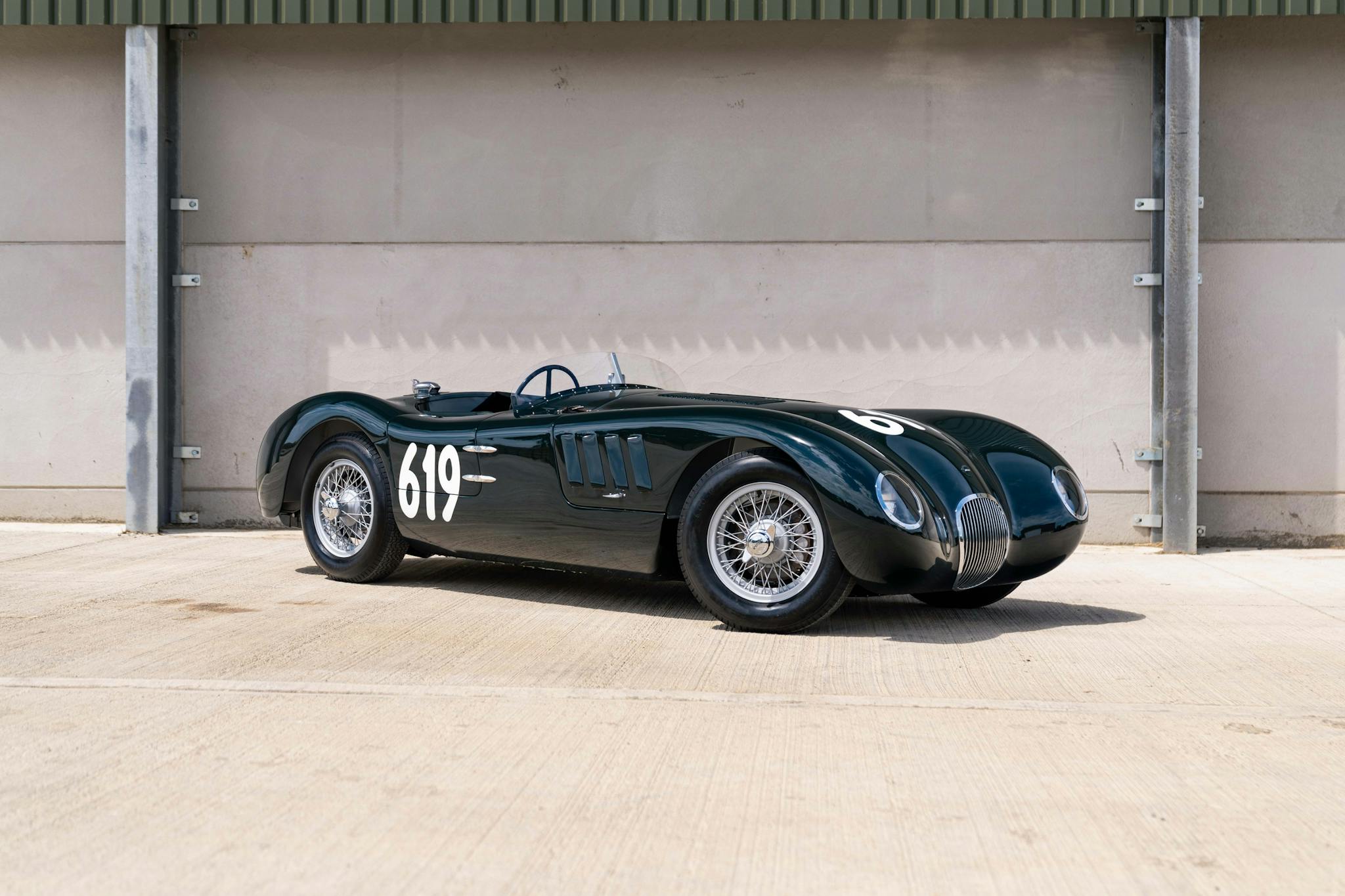 EXTERIOR front-right