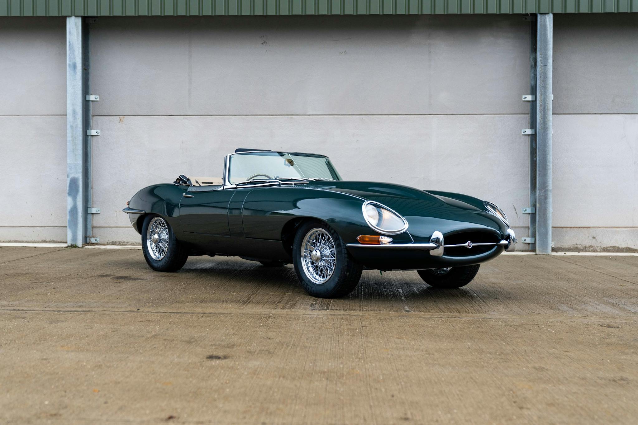 EXTERIOR front-right