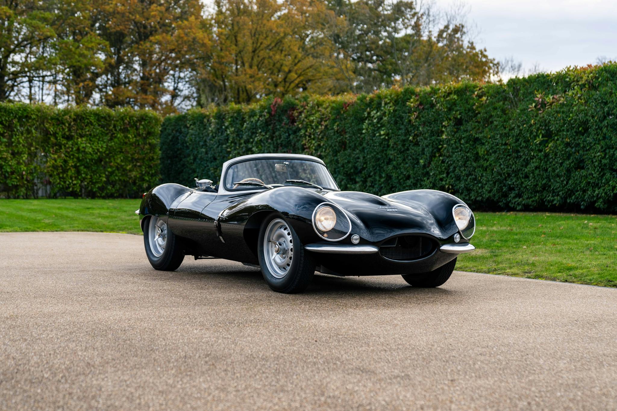 EXTERIOR front-right